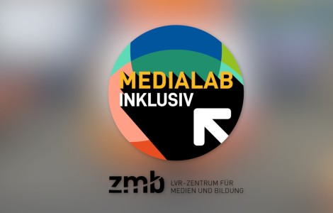 Logo MediaLab inklusiv: Kreis mit bunten Flächen, in dem weißer Pfeil auf den Schriftzug "Medialab inklusiv" zeigt