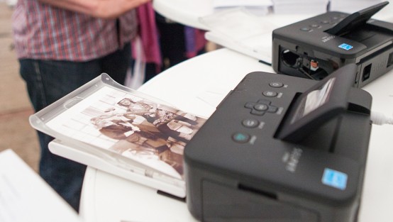 Zwei kleine Drucker für  Fotoausdrucke in Großaufnahme